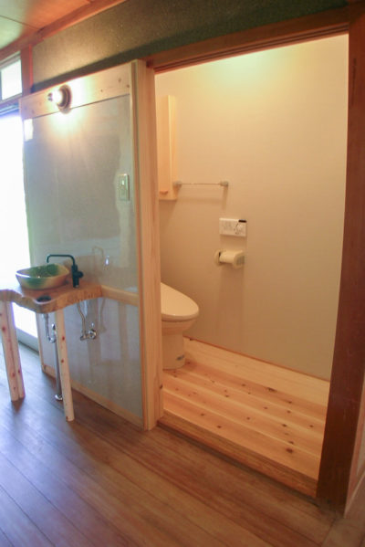 押し入れをトイレに改造